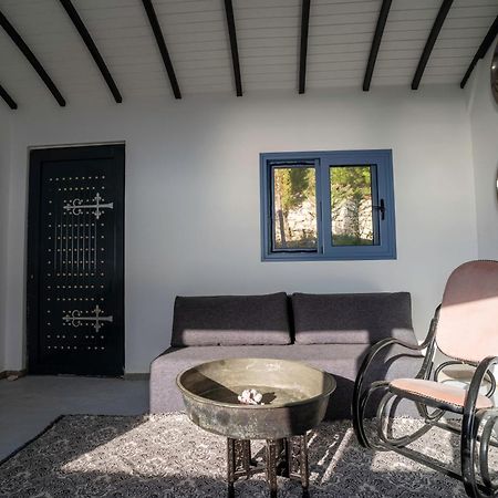 Serenity Boutique Suites Athánion Exteriör bild