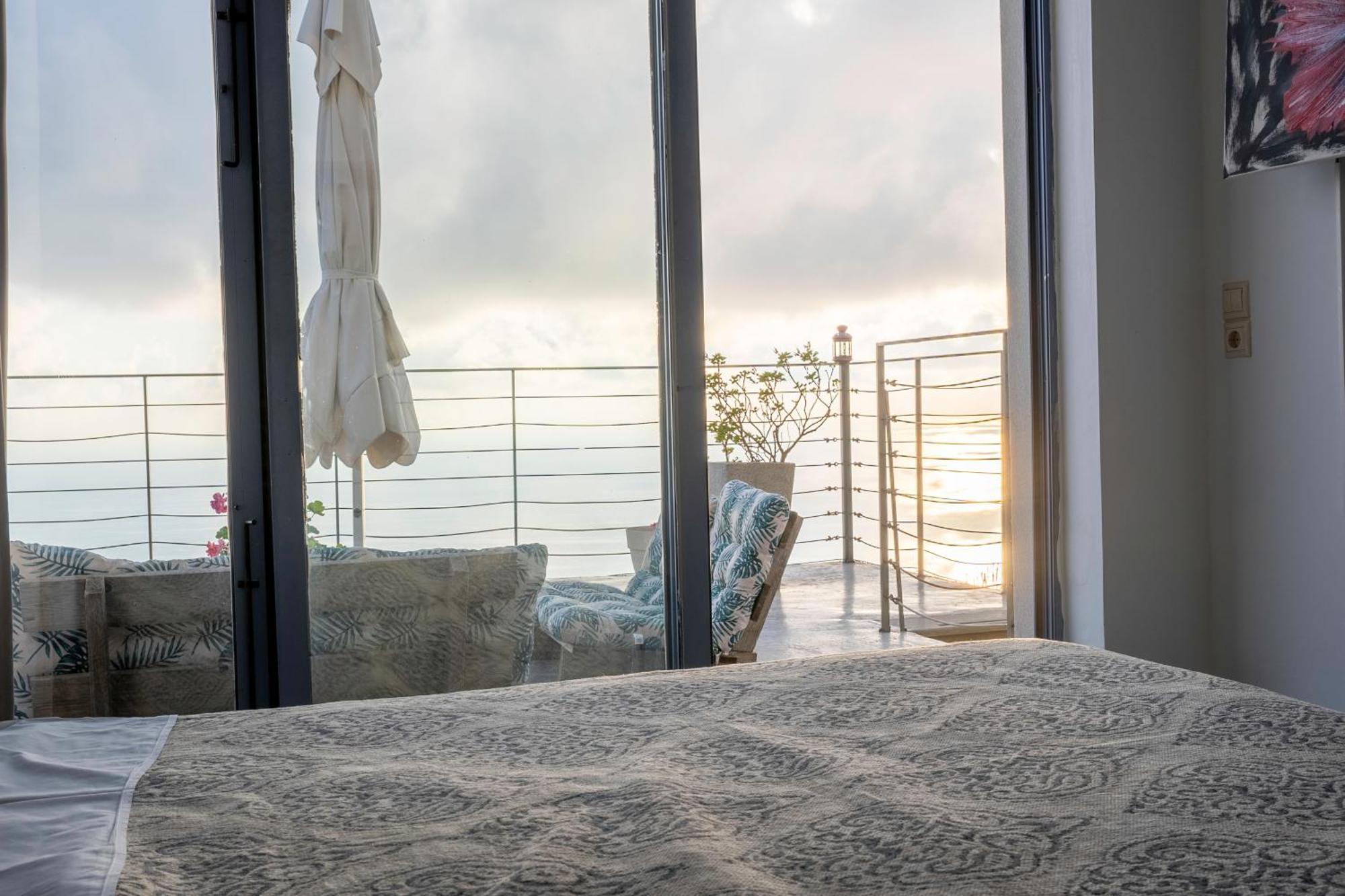 Serenity Boutique Suites Athánion Exteriör bild